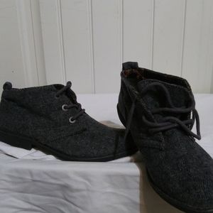 Blowfish charcoal gray lace up ankle boots